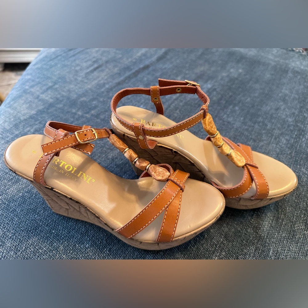 Bartolini tan wedges